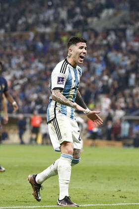 LUSAIL, QATAR - DECEMBER 18: Player of Argentina Enzo Fernandez reacts during the FIFA World Cup, WM, Weltmeisterschaft, Fussball Qatar 2022 Final match between Argentina and France at Lusail Stadium on December 18, 2022 in Lusail, Qatar. (Photo by Florencia Tan Jun PxImages Icon Sportwire) SOCCER: DEC 18 FIFA World Cup Final - France v Argentina Icon2212181573