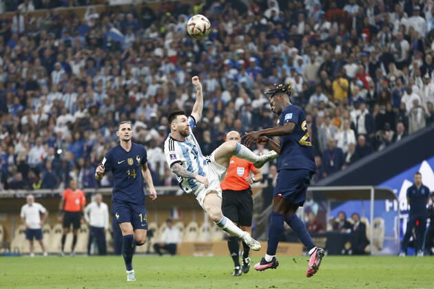 LUSAIL, QATAR - DECEMBER 18: Player of Argentina Lionel Messi fight for the ball with player of France Eduardo Camavinga during the FIFA World Cup, WM, Weltmeisterschaft, Fussball Qatar 2022 Final match between Argentina and France at Lusail Stadium on December 18, 2022 in Lusail, Qatar. (Photo by Florencia Tan Jun PxImages Icon Sportwire) SOCCER: DEC 18 FIFA World Cup Final - France v Argentina Icon2212181576