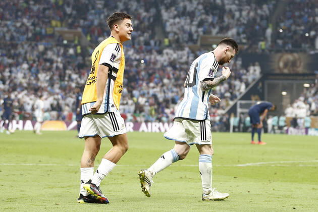 LUSAIL, QATAR - DECEMBER 18: Player of Argentina Lionel Messi celebrates with his teammates after scoring a goal during the FIFA World Cup, WM, Weltmeisterschaft, Fussball Qatar 2022 Final match between Argentina and France at Lusail Stadium on December 18, 2022 in Lusail, Qatar. (Photo by Florencia Tan Jun PxImages Icon Sportwire) SOCCER: DEC 18 FIFA World Cup Final - France v Argentina Icon2212181585