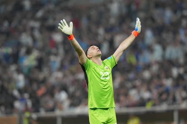 QAT, WM FIFA 2022, Finale, Argentinien vs Frankreich 18.12.2022, Lusail Iconic Stadium, Doha, QAT, WM FIFA 2022, Finale, Argentinien vs Frankreich, im Bild Argentina s goalkeeper Emiliano Martinez .