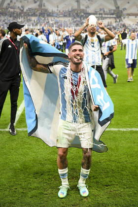 Joie des joueurs de l equipe de l Argentine DE PAUL Rodrigo (ARG) avec le cigare FOOTBALL : Argentine vs france - Finale - Coupe du Monde Qatar 2022 - 18 12 2022 JBAutissier Panoramic 