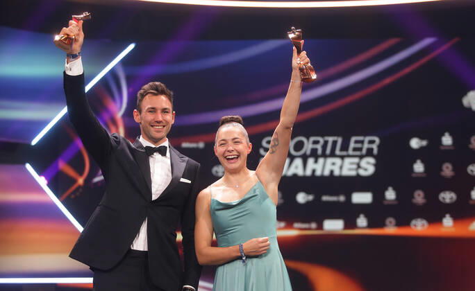 Baden-Baden , Sportler des Jahres 2022 , von links: Sportler des Jahres Niklas Kaul Sportlerin des Jahres , Gina Lückenkemper