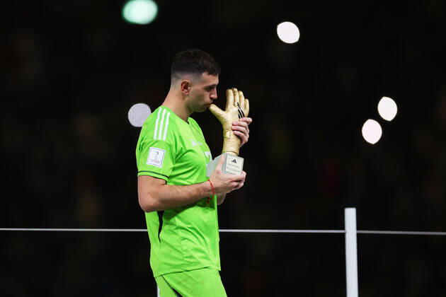 Emiliano Martinez (ARG), DECEMBER 18, 2022 - Football Soccer : FIFA World Cup, WM, Weltmeisterschaft, Fussball Qatar 2022 award ceremony at Lusail Stadium in Lusail, Qatar. Noxthirdxpartyxsales  (206638582)