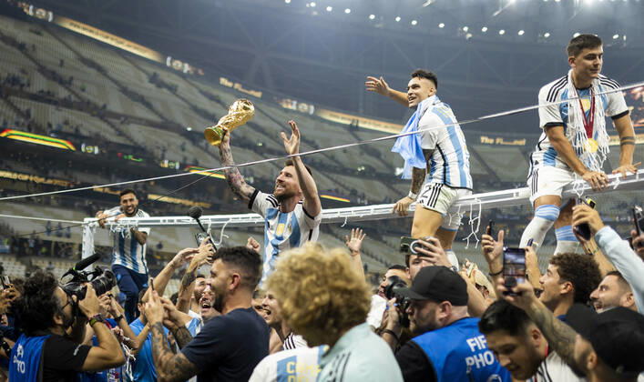 Doha, Qatar. 18th Dec, 2022. Lionel Messi (Arg) celebrates the World Cup title - Lautaro Martinez (Arg), Paulo Dybala (Arg) Argentina - France Final Match Argentinien - Frankreich World Cup 2022 in Qatar 18.12.2022