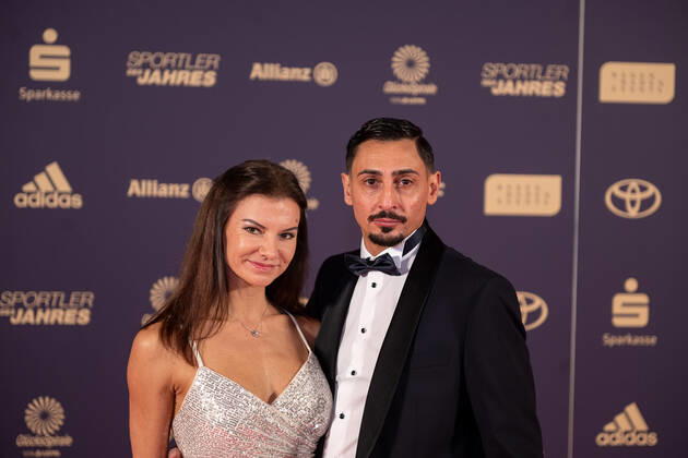Yulia Raskina (Europameisterin Rhythmische Sportgymnastik) mit Freund, Sportler des Jahres, Verleihung der Ehrung im Jahre 2022, 18.12.2022, Eibner-Pressefoto Sascha Walther Sportler des Jahres, Verleihung der Ehrung im Jahre 2022, 18.12.2022 Baden-Baden Copyright: xEibner-Pressefotox EP_EER