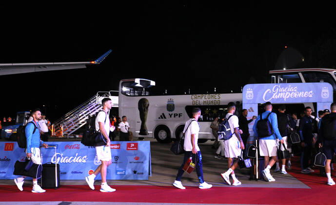 December 20, 2022, ciudad Autonoma, Buenos aires, Argentina: Argentina world champion of the Qatar cup 2022 arrived in argentina at the ezeiza airport ciudad Autónoma Argentina - ZUMAc230 0196964966st Copyright: xVirginiaxChailex