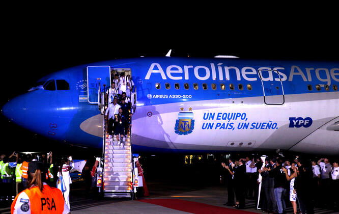 December 18, 2022, ciudad Autonoma, Buenos aires, Argentina: Argentina world champion of the Qatar cup 2022 arrived in argentina at the ezeiza airport ciudad Autónoma Argentina - ZUMAc230 0196964969st Copyright: xVirginiaxChailex
