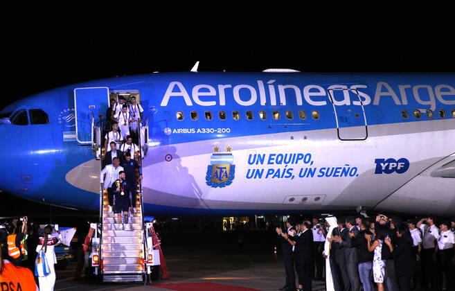 December 18, 2022, ciudad Autonoma, Buenos aires, Argentina: Argentina world champion of the Qatar cup 2022 arrived in argentina at the ezeiza airport ciudad Autónoma Argentina - ZUMAc230 0196964970st Copyright: xVirginiaxChailex