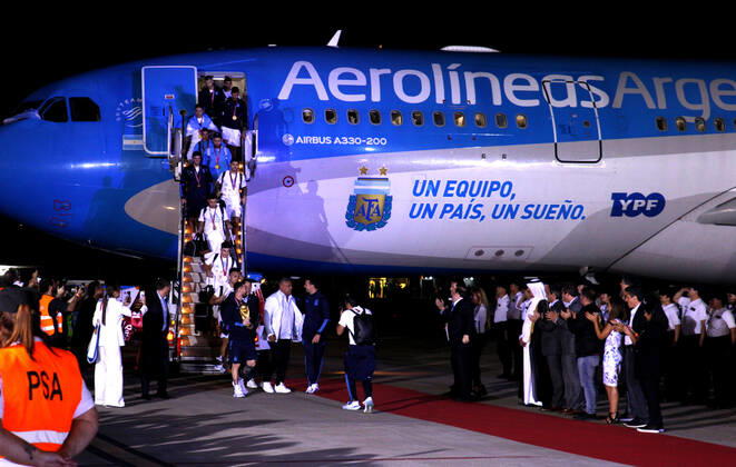 December 20, 2022, ciudad Autonoma, Buenos aires, Argentina: Argentina world champion of the Qatar cup 2022 arrived in argentina at the ezeiza airport ciudad Autónoma Argentina - ZUMAc230 0196964974st Copyright: xVirginiaxChailex