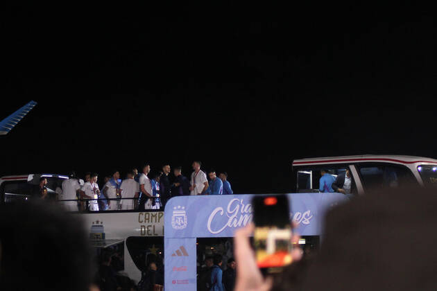 Arrival Of The Argentine Team Argentine national team, Nationalteam arrived at Ezeiza Airport on Aerolineas Argentina after their victory against France in the FIFA World Cup, WM, Weltmeisterschaft, Fussball in Buenos Aires, Argentina, on December 20, 2022 BUENOS AIRES BUENOS AIRES Argentina  Copyright: xCarolxSmiljanx originalFilename:smiljan-arrivalo221220_npQY2.jpg