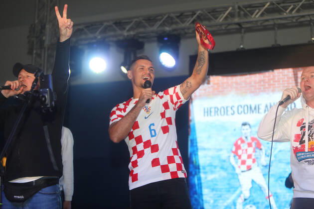 PXL_Dejan Lovren welcome ceremony Welcome ceremony for the Croatian national team, Nationalteam player Dejan Lovren after Croatia won bronze medal at the 2022 FIFA World Cup, WM, Weltmeisterschaft, Fussball in Qatar; in Karlovac; Croatia; KristinaxStedulxFabac PIXSELL