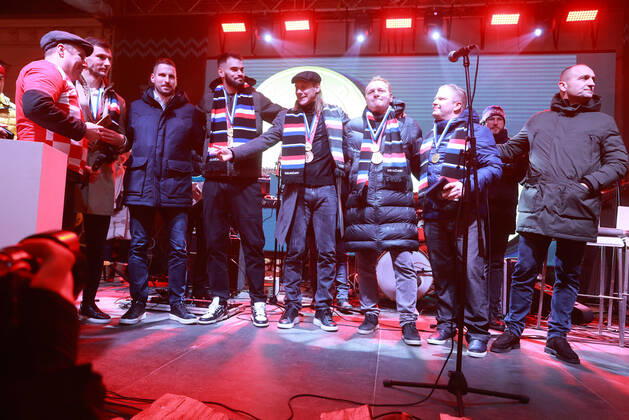 PXL_CRO football players welcome ceremony Welcome ceremony for the Croatian national team, Nationalteam players Domagoj Vida, Ivica Ivusic and Borna Barisic after Croatia won bronze medal at the 2022 FIFA World Cup, WM, Weltmeisterschaft, Fussball in Qatar; in Osijek; Croatia; DavorxJavorovic PIXSELL