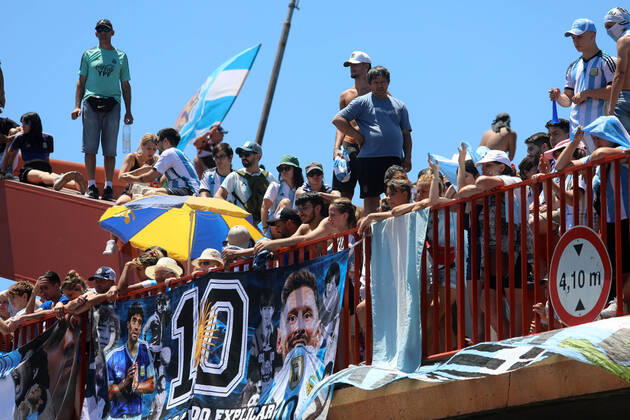 December 20, 2022: World Cup 2022: Argentina s victory parade in Buenos Aires. The victorious Argentine football team arrive back in Buenos Aires to a welcome from hundreds of thousands of fans. - ZUMAs180 0197020108st Copyright: xClaudioxSantistebanx