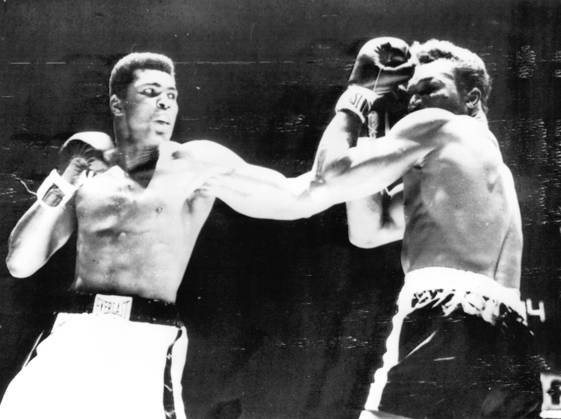 Muhammad Ali (Muhammad Ali) Cassius Clay in tthe boxing ring with Cleveland Williams during World Title Fight 1966  Copyright: xTopFotox Sp000486