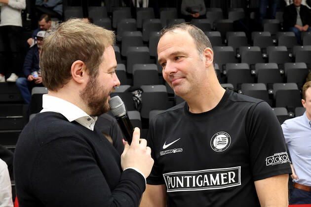 SOCCER - Lions Benefiz Turnier GRAZ,AUSTRIA,27.DEC.22 - SOCCER - Lions Benefiz Legenden Hallenfussball Turnier. Image shows Philipp Jocham and Mario Haas (Sturm).  GEPAxpictures xHansxOberlaender