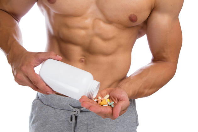 Doping Anabolika Tabletten Medikamente Pillen Bodybuilder Bodybuilding Muskeln Mann Doping Anabolika Tabletten Medikamente Pillen Bodybuilder Bodybuilding Muskeln Body Building Mann (License=RF) 9993330 Copyright: xZoonar.com MarkusxMainkax 9993330 ,model released, Symbolfoto ,property released