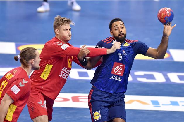 2023.01.18 Krakow Pilka reczna mezczyzn, sezon 2022 2023, Mistrzostwa Swiata 2023 Francja - Czarnogora N z Mirko Radovic, Miodrag Corsovic, Melvyn Richardson Foto Krzysztof Porebski PressFocus 2023.01.18 Krakow Handball, 2022 23 season, 28th Men s World Championship, WM, Weltmeisterschaft France - Montenegro Mirko Radovic, Miodrag Corsovic, Melvyn Richardson Credit: Krzysztof Porebski PressFocus NEWSPIX.PL --- Newspix.pl 20230118PF_KP222
