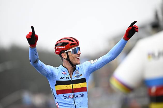 Belgian Thibau Nys celebrates after winning the Men U23 race at the UCI Cyclocross World Championships, in Hoogerheide, The Netherlands on Saturday 04 February 2023. JASPERxJACOBS x59188805x