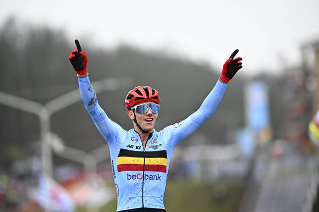Belgian Thibau Nys celebrates after winning the Men U23 race at the UCI Cyclocross World Championships, in Hoogerheide, The Netherlands on Saturday 04 February 2023. JASPERxJACOBS x59188809x