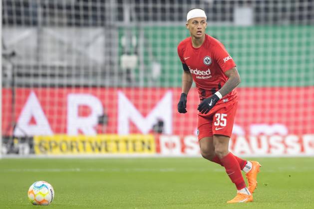 Eintracht Frankfurt - SV Darmstadt 98, DFB-Pokal Lucas Silva Melo, Tuta (Eintracht Frankfurt, 35). DFB-Pokalspiel zwischen Eintracht Frankfurt und dem SV Darmstadt 98 am 7. Februar 2023 im Deutsche Bank Park in Frankfurt am Main. Nach Vorgaben der DFL, Deutsche Fußball Liga, ist es untersagt, in dem Stadion und oder vom Spiel angefertigte Fotoaufnahmen in Form von Sequenzbildern und oder videoähnlichen Fotostrecken zu verwerten bzw. verwerten zu lassen., Frankfurt am Main Hessen Deutschland Deutsche Bank Park