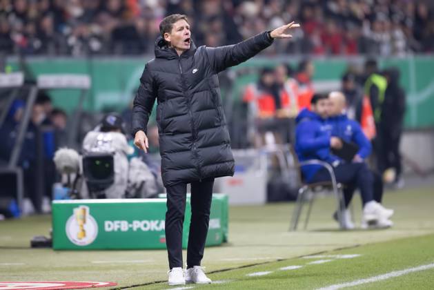 Eintracht Frankfurt - SV Darmstadt 98, DFB-Pokal Trainer Oliver Glasner (Eintracht Frankfurt). DFB-Pokalspiel zwischen Eintracht Frankfurt und dem SV Darmstadt 98 am 7. Februar 2023 im Deutsche Bank Park in Frankfurt am Main. Nach Vorgaben der DFL, Deutsche Fußball Liga, ist es untersagt, in dem Stadion und oder vom Spiel angefertigte Fotoaufnahmen in Form von Sequenzbildern und oder videoähnlichen Fotostrecken zu verwerten bzw. verwerten zu lassen., Frankfurt am Main Hessen Deutschland Deutsche Bank Park