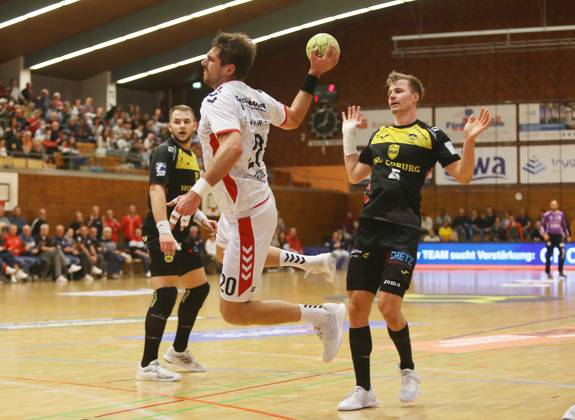 BAU 22.02.2023 Bietigheim Handball SG BBM Bietigheim vs. HSC 2000 Coburg, Paco Barthe (BBM) am Ball