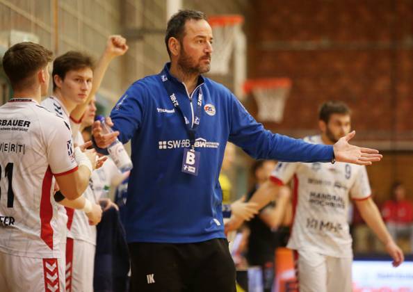 BAU 22.02.2023 Bietigheim Handball SG BBM Bietigheim vs. HSC 2000 Coburg, Trainer Iker Romero (BBM)