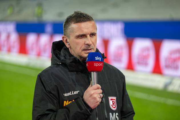 Mersad Selimbegovic (SSV Jahn Regensburg, Trainer), GER, Karlsruher SC (KSC) vs. SSV Jahn Regensburg, Fussball, 2. Bundesliga, 22. Spieltag, Spielzeit 2022 2023, 24.02.2023, DFB DFL regulations prohibit any use of photographs as image sequences and or quasi-video., GER, Karlsruher SC (KSC) vs. SSV Jahn Regensburg, Fussball, 2. Bundesliga, 22. Spieltag, Spielzeit 2022 2023, 24.02.2023 Karlsruhe Copyright: xEibner-Pressefoto SaschaxWaltherx EP_EER