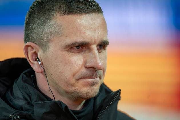 Mersad Selimbegovic (SSV Jahn Regensburg, Trainer), GER, Karlsruher SC (KSC) vs. SSV Jahn Regensburg, Fussball, 2. Bundesliga, 22. Spieltag, Spielzeit 2022 2023, 24.02.2023, DFB DFL regulations prohibit any use of photographs as image sequences and or quasi-video., GER, Karlsruher SC (KSC) vs. SSV Jahn Regensburg, Fussball, 2. Bundesliga, 22. Spieltag, Spielzeit 2022 2023, 24.02.2023 Karlsruhe Copyright: xEibner-Pressefoto SaschaxWaltherx EP_EER