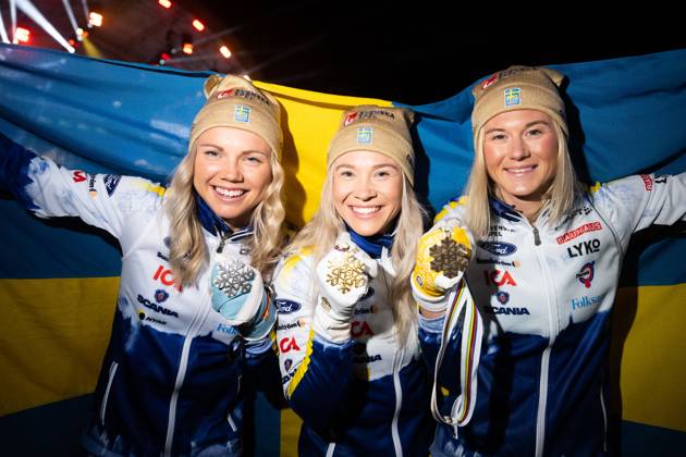 Ski Nordisch, WM in Planica, Siegerehrung Sprint der Frauen 230224 Silver medalist Emma Ribom, gold medalist Jonna Sundling and bronze medalist Maja Dahlqvist pose for a portrait at the Medal ceremony for the women?s cross-country skiing sprint of the FIS Nordic Ski World Championships on February 24, 2023 in Kranjska Gora. Photo: Petter Arvidson BILDBYRAN kod PA PA0519 skidor cross-country skiing langrenn skid-vm 2023 fis nordic ski world championships bbeng fis nordic world ski championships vm ski-vm medaljceremoni medal ceremony Copyright: PETTERxARVIDSON BB230224PA169