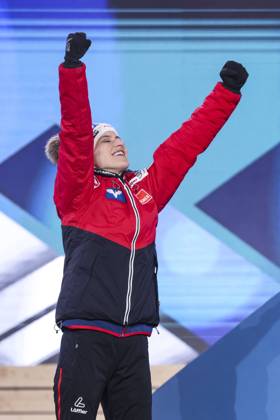 NORDIC SKIING - FIS Nordic WC Planica 2023 KRANJSKA GORA,SLOVENIA,24.FEB.23 - NORDIC SKIING - FIS Nordic World Ski Championships, medal plaza, award ceremony. Image shows the rejoicing of Eva Pinkelnig (AUT).  GEPAxpictures xPatrickxSteiner