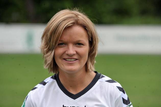 DFB Frauenfussballbundesliga 2010 2011 Copyright: FriedhelmxGeinowski