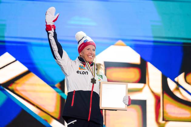 230225 Bronze medalist Astrid oyre Slind of Norway celebrates at the Medal ceremony for the women?s cross-country skiing skiathlon during the FIS Nordic Ski World Championships on February 25, 2023 in Kranjska Gora. Photo: Petter Arvidson BILDBYRAN kod PA PA0521 skidor cross-country skiing langrenn skid-vm 2023 fis nordic ski world championships bbeng fis nordic world ski championships vm ski-vm medaljceremoni medal ceremony jubel Copyright: PETTERxARVIDSON BB230225PA169