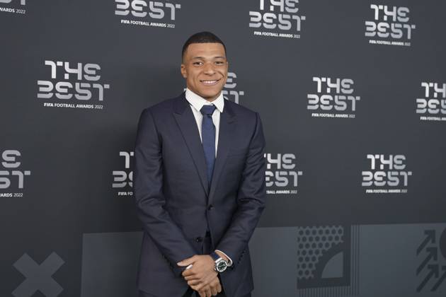 Entertainment Bilder des Tages Sport Bilder des Tages Paris, France, February 27th 2023: France and PSG attacker Kylian MbappÃ arrives at the The Best FIFA Football Awards 2022 at Salle Pleyel in Paris, France. (Daniela Porcelli SPP) Copyright: xDanielaxPorcellix xSPPx spp-en-DaPoSp-djp270223-101695