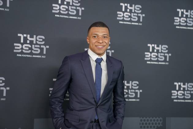 Paris, France, February 27th 2023: France and PSG attacker Kylian MbappÃ arrives at the The Best FIFA Football Awards 2022 at Salle Pleyel in Paris, France. (Daniela Porcelli SPP) Copyright: xDanielaxPorcellix xSPPx spp-en-DaPoSp-djp270223-101717