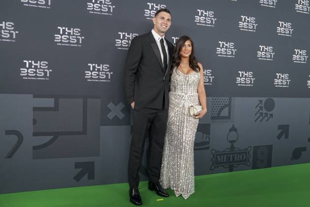 Paris, France, February 27th 2023: Aston Villa and Argentina goalkeeper Emiliano Martinez with his wife Amanda arrives at The Best FIFA Football Awards 2022 at Salle Pleyel in Paris, France. (Daniela Porcelli SPP) Copyright: xDanielaxPorcellix xSPPx spp-en-DaPoSp-djp270223-101417