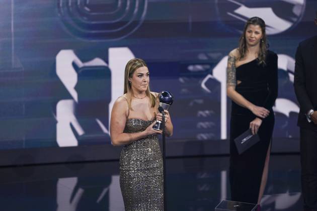 Paris, France, February 27th 2023: Mary Earps winning the award for Best Women s Goalkeeper during the The Best FIFA Football Awards 2022 at Salle Pleyel in Paris, France. (Daniela Porcelli SPP) Copyright: xDanielaxPorcellix xSPPx spp-en-DaPoSp-djp270223-101844