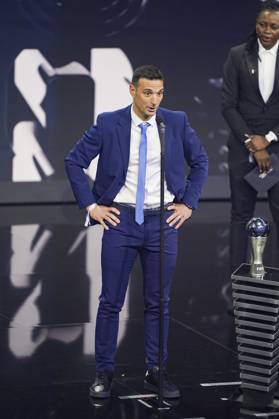 Paris, France, February 27th 2023: Lionel Scaloni wins Best Men s Coach during the The Best FIFA Football Awards 2022 at Salle Pleyel in Paris, France. (Daniela Porcelli SPP) Copyright: xDanielaxPorcellix xSPPx spp-en-DaPoSp-djp270223-101941