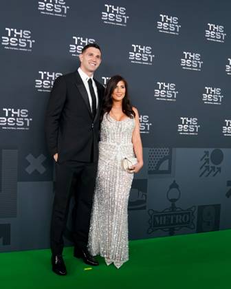 Paris, France, February 27th 2023: Aston Villa and Argentina goalkeeper Emiliano Martinez with his wife Amanda arrives at The Best FIFA Football Awards 2022 at Salle Pleyel in Paris, France. (Daniela Porcelli SPP) Copyright: xDanielaxPorcellix xSPPx spp-en-DaPoSp-20230227-DP101417