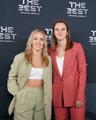 Paris, France, February 27th 2023: England and Arsenal attacker Beth Mead and her girlfriend Netherlands and Arsenal attacker Viviane Miedema arrive at the The Best FIFA Football Awards 2022 at Salle Pleyel in Paris, France. (Daniela Porcelli SPP) Copyright: xDanielaxPorcellix xSPPx spp-en-DaPoSp-20230227-DP101690
