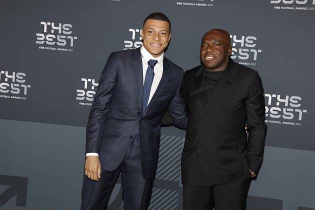 27 Fevrier 2023 : Paris, France : Kylian Mbappe zr son pere Wilfried arrivant la la soirÃ e des FIFA AWARDS THE BEST 2023 Ã la Salle Pleyel. (Henri Szwarc Starface) 289106 2023-02-27 Paris France  Copyright: xHenrixSwzarcx xStarfacex 0238010622st