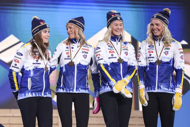 NORDIC SKIING - FIS Nordic WC Planica 2023 KRANJSKA GORA,SLOVENIA,03.MAR.23 - NORDIC SKIING, CROSS COUNTRY SKIING - FIS Nordic World Ski Championships, 4x5km relay, ladies, medal plaza, award ceremony. Image shows he swedish team. Keywords: medal.  GEPAxpictures xPatrickxSteiner