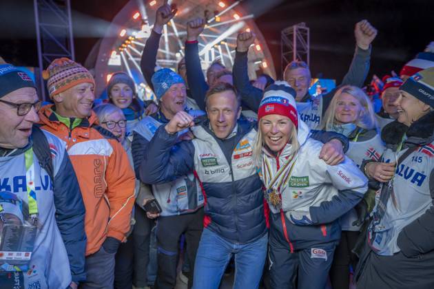 Ski WC 2023 medal ceremony Planica, Slovenia 20230304 Anne Kjersti Kalva and cross-country coach Stig Rune Kveen together with Team Kalva during the medal ceremony in Kranjska Gora during the Ski WC 2023 in Planica, Slovenia Photo Heiko Junge NTB Planica Slovenia EDITORIAL USE ONLY RESTRICTED USE FOR BETTING COMPANIES  Copyright: xHeikoxJungex xNTBx