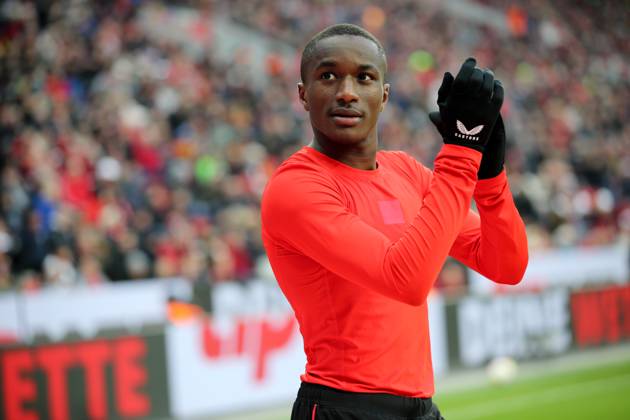 05.03.2023; Fussball; GER; Saison 2022 2023 ; 1.Bundesliga; 23.Spieltag. : Bayer 04 Leverkusen -- Hertha BSC : Moussa Diaby (19 B04) mit Dank an die Zuschauer als er Ausgewechselt wurde. DFL REGULATIONS PROHIBIT ANY USE OF PHOTOGRAPHS AS IMAGE SEQENCES AND OR QUASI-VIDEO. 1.Fussball-Bundesliga : 05.03.2023 Fussball; GER; Saison 2022 2023 ; 1.Bundesliga; 23.Spieltag. Bayer 04 Leverkusen--Hertha BSC :