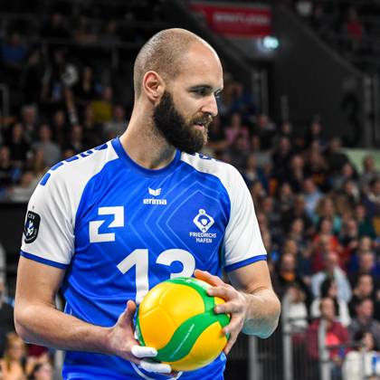 GER, 2023 CEV Volleyball Champions League, VfB Friedrichshafen (GER) vs Jastrzebski Wegiel (POL) 09.03.2023, ratiopharm Arena, Neu-Ulm, GER, 2023 CEV Volleyball Champions League, VfB Friedrichshafen (GER) vs Jastrzebski Wegiel (POL), Viertelfinale, im Bild Vojin Cacic (Friedrichshafen, 13)