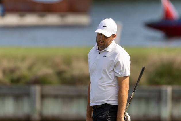 AUSTIN, TX - MARCH 25: Scottie Scheffler drops his head after missing a birdie putt on the 13th green during the Round of 16 of the PGA, Golf Herren World Golf Championships Dell Technologies Match Play on March 25, 2023, at Austin County Club in Austin, TX. (Photo by David Buono Icon Sportswire) GOLF: MAR 25 PGA - World Golf Championships-Dell Technologies Match Play Icon230325012