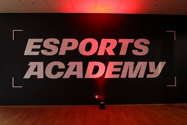 Frankfurt am Main, 03.04.2023 xjfx Eröffnung der Esports Academy von Eintracht Frankfurt v.l., Symbolfoto, Symbolbild: Esports Academy Copyright: JoaquimxFerreira