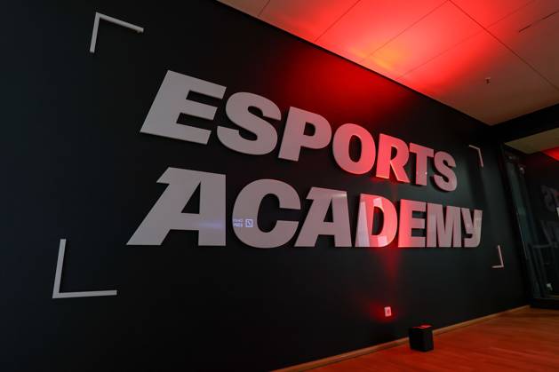 Frankfurt am Main, 03.04.2023 xjfx Eröffnung der Esports Academy von Eintracht Frankfurt v.l., Symbolfoto, Symbolbild: Esports Academy Copyright: JoaquimxFerreira