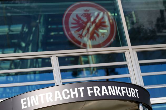 Frankfurt am Main, 03.04.2023 xjfx Eröffnung der Esports Academy von Eintracht Frankfurt v.l., Symbolfoto, Symbolbild: Eingang Fussball Profi Camp, Logo Eintracht Frankfurt Copyright: JoaquimxFerreira