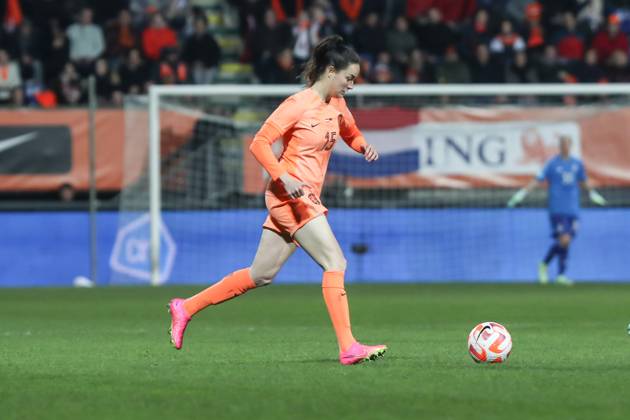 Fussball, UEFA Länderspiel Saison 2022 2023 Freundschaftsspiel Niederlande - Deutschland 07.04.2023, Fortuna Sittard Stadion Caitlin Dijkstra (Niederlande, 15) Sittard Fortuna-Sittard-Stadion Niederlande